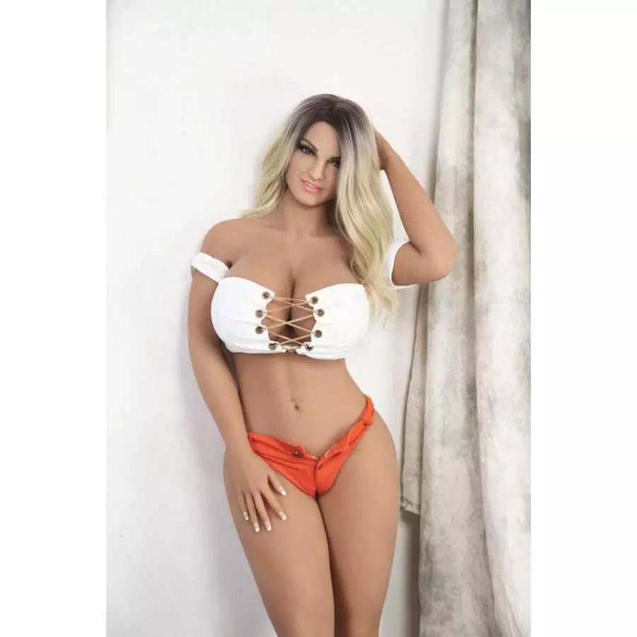 Annabelle 162cm Plump Stepmother (5ft4)