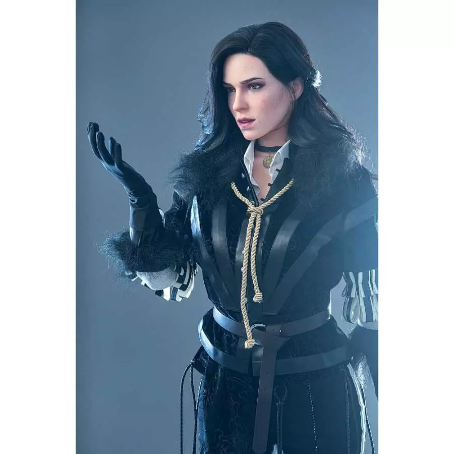 Yennefer 168cm A Cup Fair GameLady (5ft6)
