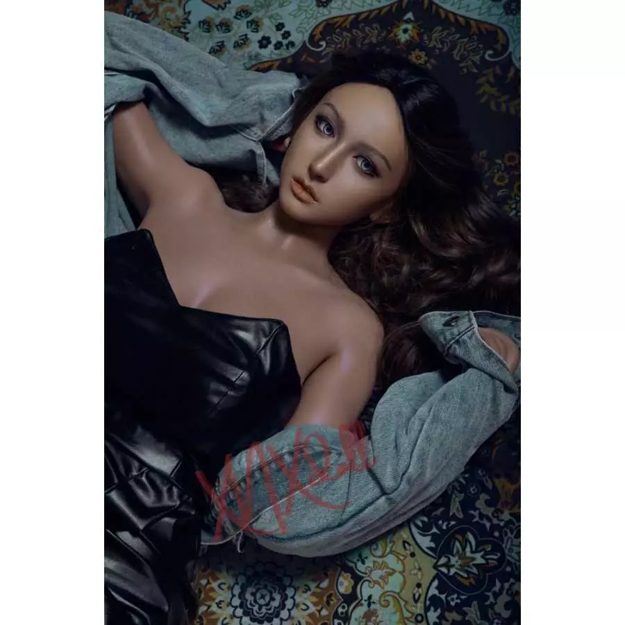 X12 Taylor 164cm XNX Doll (5ft5)