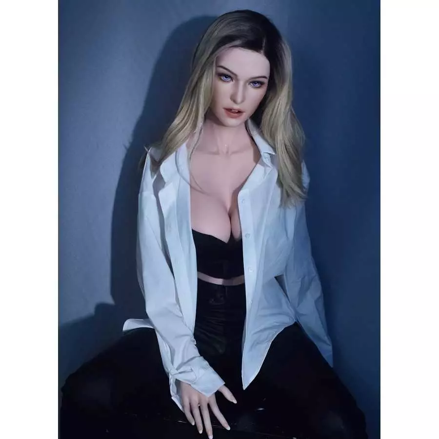 Tyler Grande 165cm ElsaBabe L Breasts (5ft5)