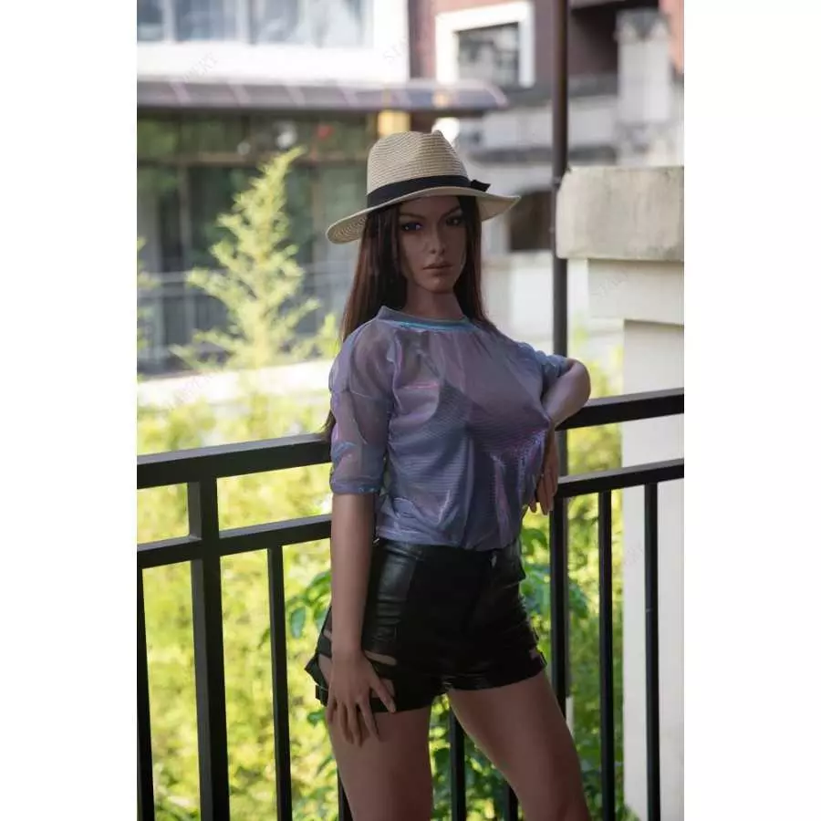 Yvonne 174cm D Cup Starpery (5ft9)