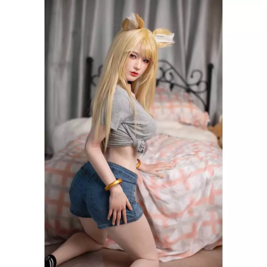 Lia 171cm D Cup Starpery (5ft7)