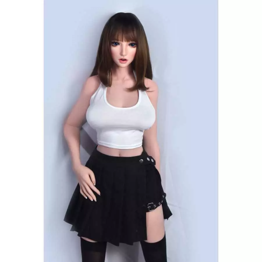Kurai Sakura 150cm ElsaBabe L Breasts (4ft11)