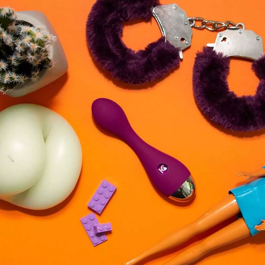 Emojibator | KissToy Doris | Love Egg Whale Massager | Remote Controlled | 10 Vibration Frequencies | 3 Vibration Intensities | 