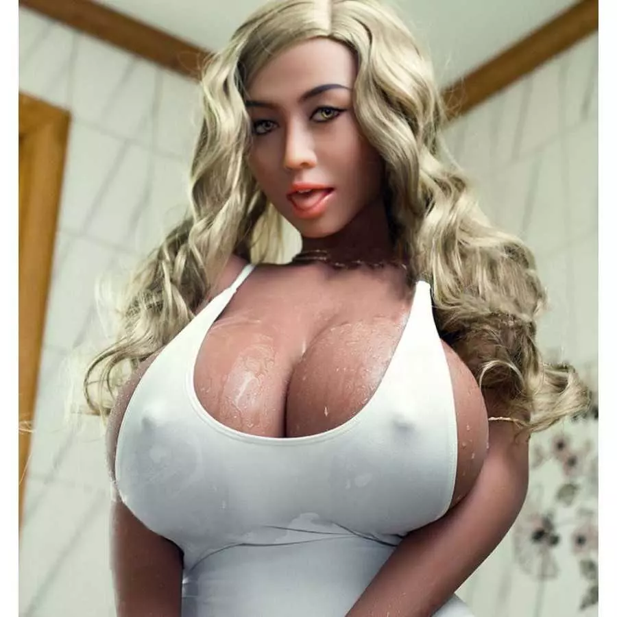 Hilda 150cm Busty Swimwear Model (4ft11)