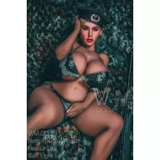 Klara 150cm Tomb Raider (4ft11)