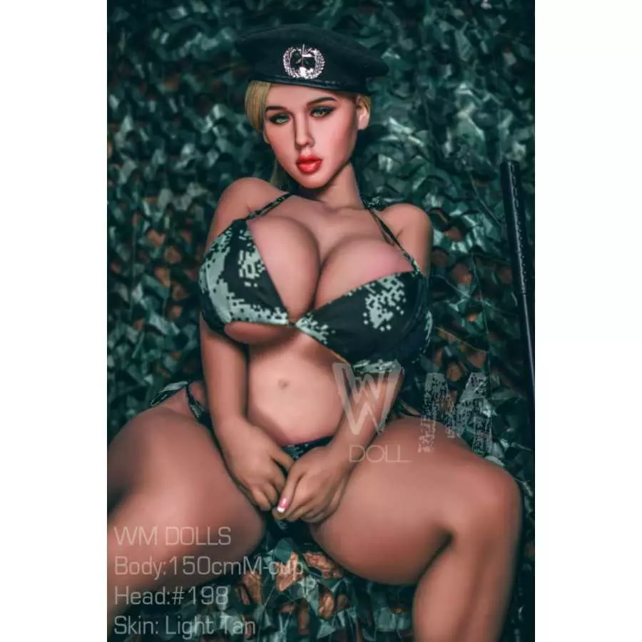 Klara 150cm Tomb Raider (4ft11)