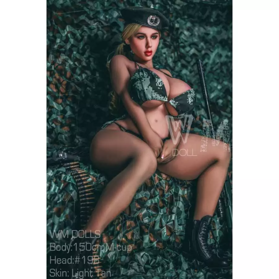 Klara 150cm Tomb Raider (4ft11)