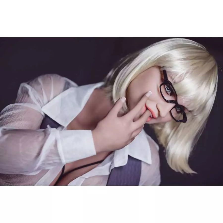 Jane 163cm Lecturer (5ft4)