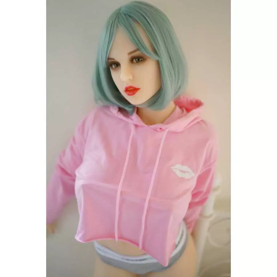 Maggy – 160cm (5ft3) Cute Daughter