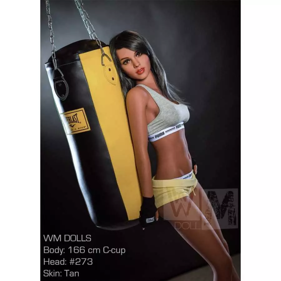 Danielle 166cm MMA Fighter (5ft4)