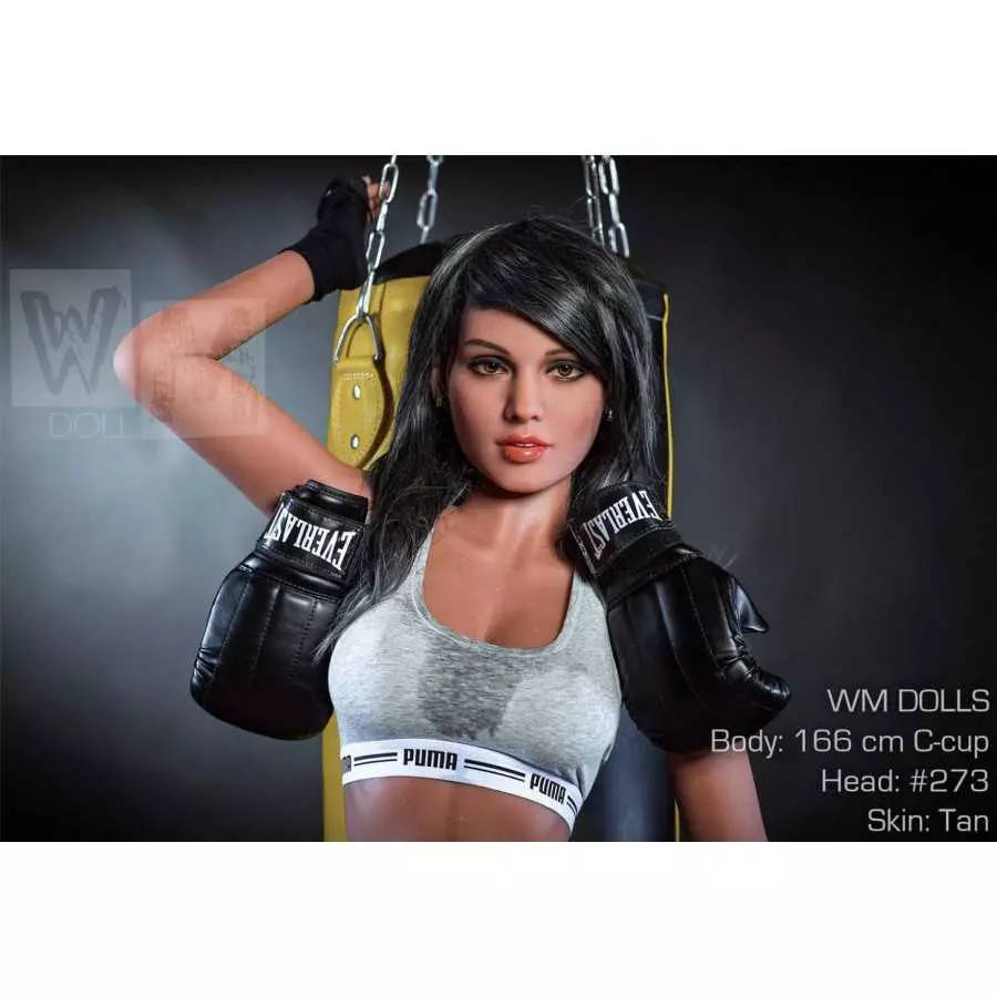 Danielle 166cm MMA Fighter (5ft4)