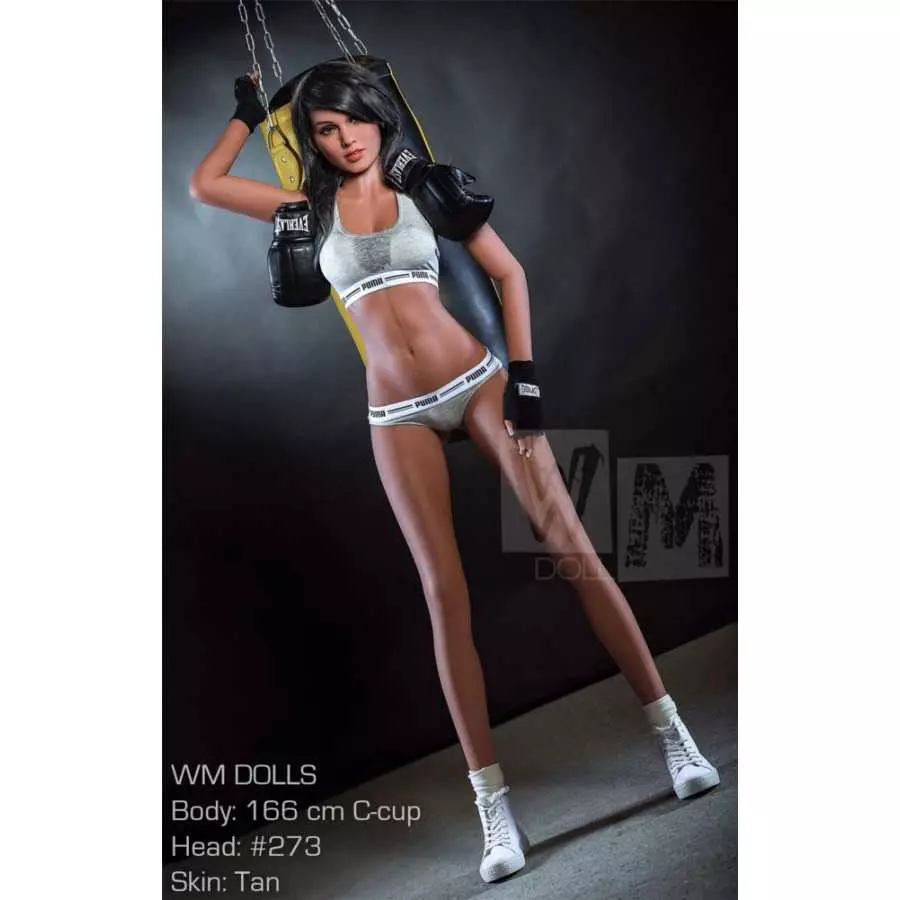 Danielle 166cm MMA Fighter (5ft4)