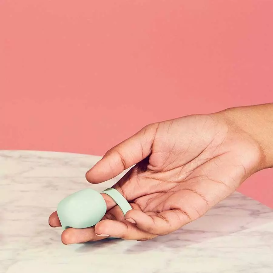 Dame Products Fin Small Finger Massager, Compact Easy to Use 3 Intensity Levels , Grip Free Super Quiet 100% Medical Grade Silic