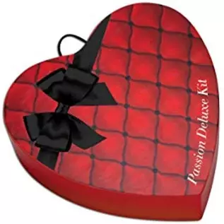 Passion Deluxe Kit with Heart Gift Box Passion Deluxe Kit with Heart Gift Box